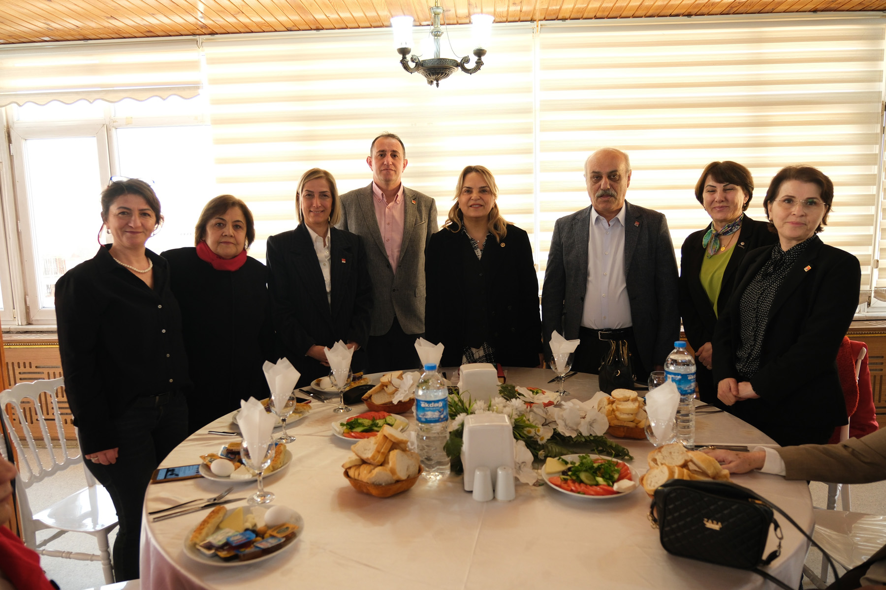 Neslihan Hancıoğlu Bafra’da Kadın Kolları ile bir araya geldi