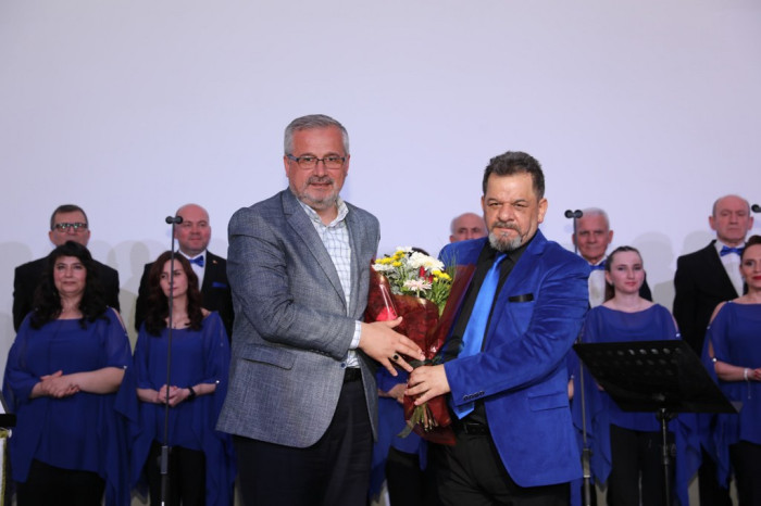 Dostlardan muhteşem konser