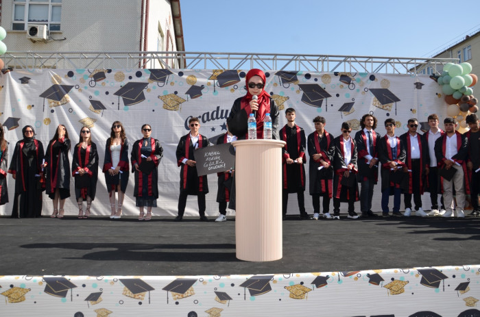 Ertuğrul Gazi Anadolu Lisesi İlk Mezunlarını Verdi