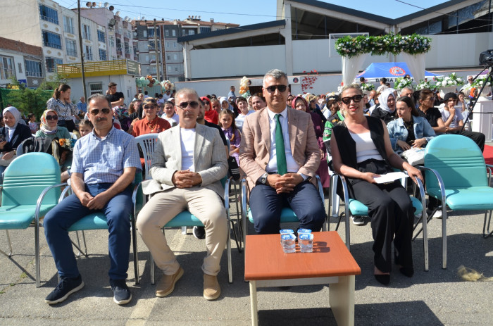 Ertuğrul Gazi Anadolu Lisesi İlk Mezunlarını Verdi