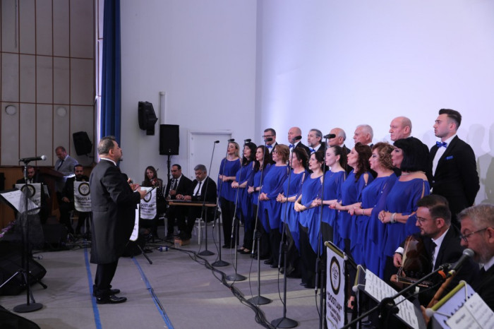 Dostlardan muhteşem konser
