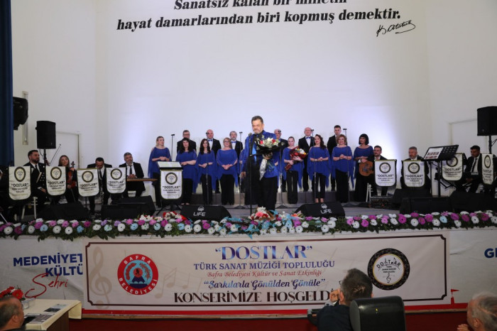 Dostlardan muhteşem konser
