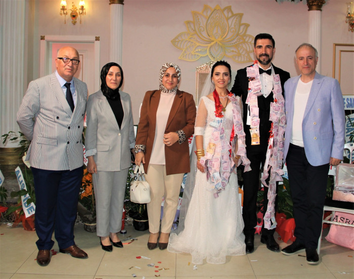 Aygül & Alper Güngör Mutluluk Dolu Yıllara Yelken Açtılar