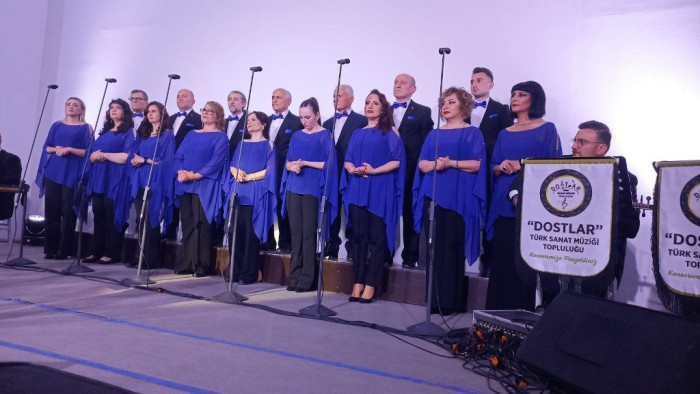 Dostlardan muhteşem konser