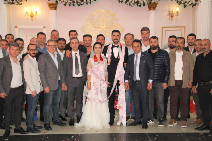Aygül & Alper Güngör Mutluluk Dolu Yıllara Yelken Açtılar