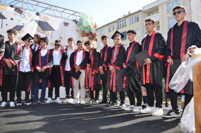 Ertuğrul Gazi Anadolu Lisesi İlk Mezunlarını Verdi