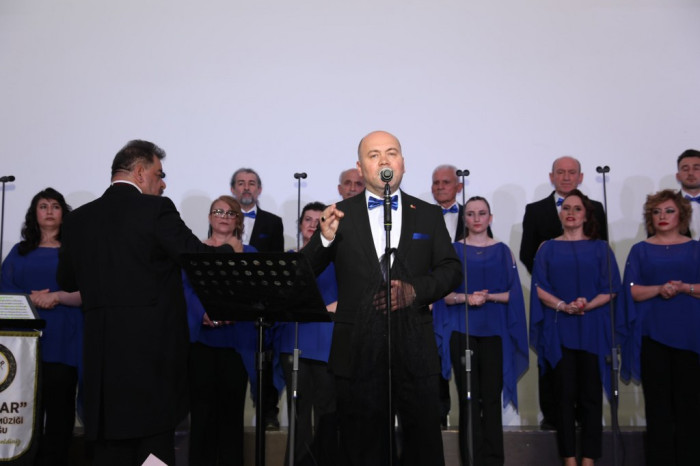 Dostlardan muhteşem konser