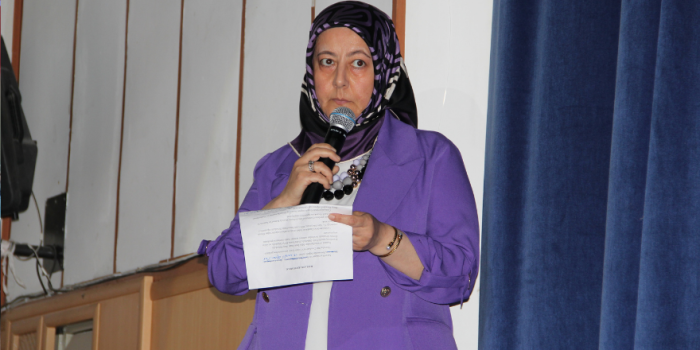 "Ortaokul Öğrencilerinden Tarihi Tiyatro Gösterisi: Kurtuluş'tan Cumhuriyet'e Yolculuk!"