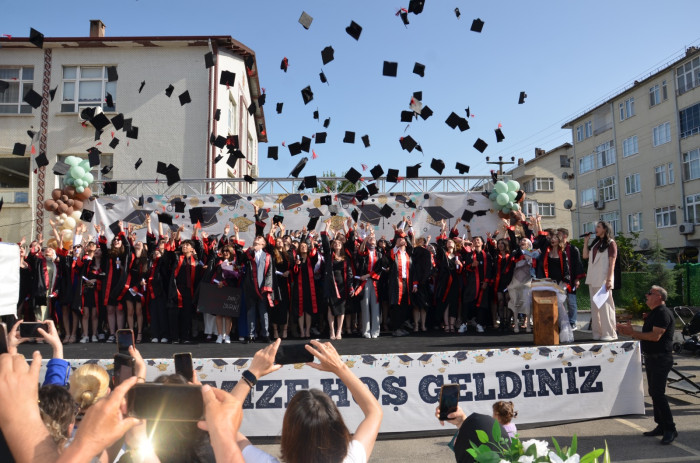 Ertuğrul Gazi Anadolu Lisesi İlk Mezunlarını Verdi