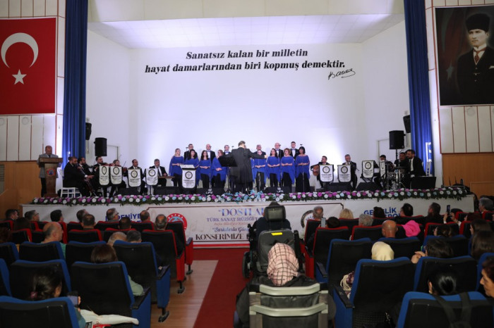 Dostlardan muhteşem konser