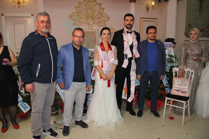 Aygül & Alper Güngör Mutluluk Dolu Yıllara Yelken Açtılar